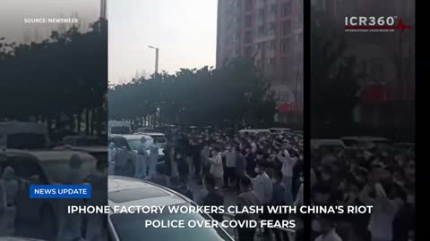 "CHINA" EMPLEADOS DE IPHONE PROTESTAN POR ENCIERRO DE FALSO COVID.