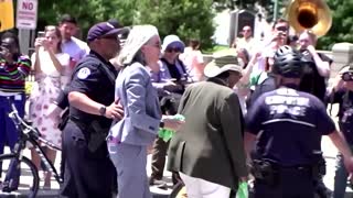 Ocasio-Cortez, other Democrats arrested at pro-abortion rally