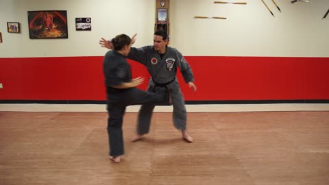 An example of the American Kenpo technique Thrusting Salute