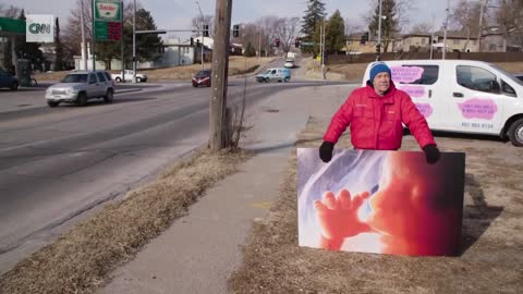 She was fed up with anti-abortion protesters, so she broadcasted them on TikTok