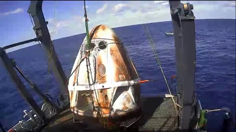 The spaceX Crew Dragon Spacecraft / international Space Station