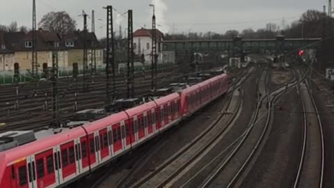 S8 with the 430 656 and 430 610 on the way to Offenbach