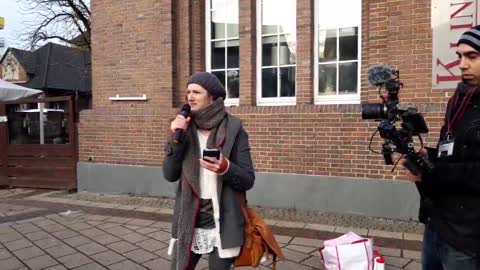 Frauen Bustour Demo in Oldenburg mit Eva Rosen und Sandra Wpunkt am 08.12.2020