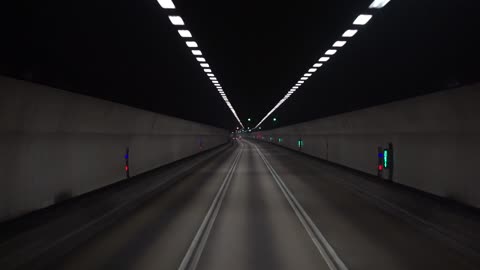 Amazing mesmerizing tunnel!
