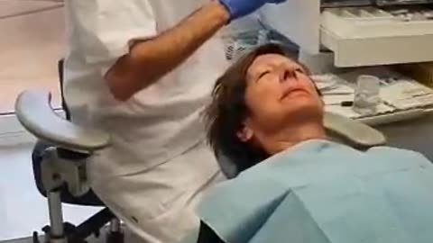 Dentista coscienzioso "ripulisce" il suo anestetico
