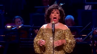 Shirley Bassey sings 'Goldfinger' at Bond concert