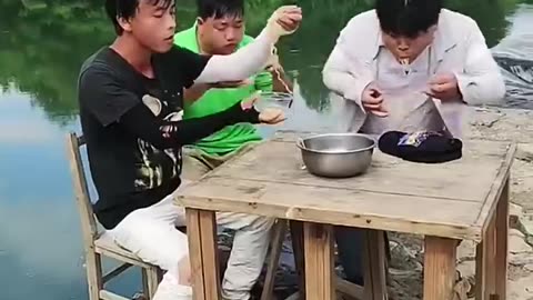 Funny Chinese video 🤣🤪 Both are mad 🤪