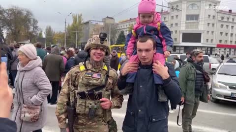 Libération de Kherson _ les soldats ukrainiens accueillis en héros_1