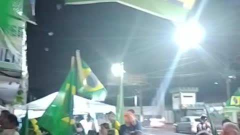 MOVIMENTO EM FOZ DO IGUAÇU EM FRENTE AO QUARTEL