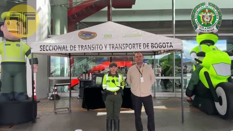 Campaña de la Policía Nacional en el aeropuerto de Bogotá