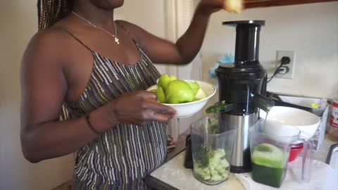 Powerful Vegan Alkaline Green Juice Recipe - Dr. Sebi Approved