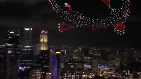 Drago volante formato con 1500 droni