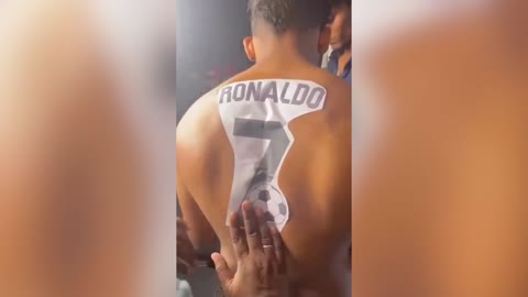 NOW TAT'S A FAN: Ronaldo Super Fan Has Shirt Inked On Back