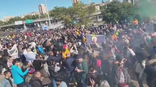 Thousands of dockworkers and protestors block entrance to Port of Trieste