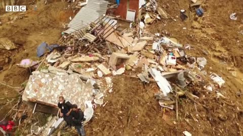 Deadly landslides wreak havoc in Petrópolis, Brazil - BBC News