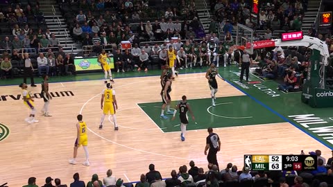 Red-Hot DLo! Lakers Explode with Third-Quarter Threes (vs. Bucks)