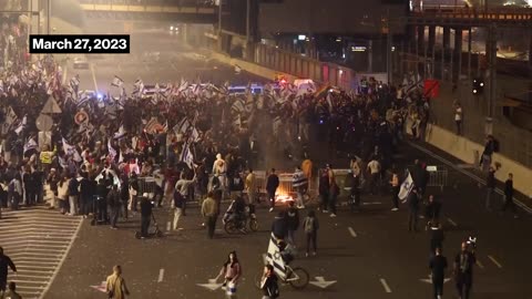 Israeli Police Use Water Cannons to Disperse Protesters