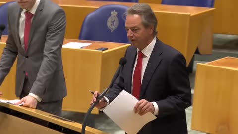 Madlener (PVV) CONFRONTEERT kabinet met WEF-agenda! 'Mensen bezitten straks geen auto meer!'