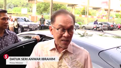 Is this car okay for me?” asks PM Anwar