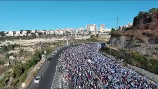 👀 Meanwhile in Israel – hundred of thousands protest against the Netanyahu regime.