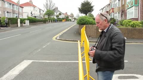 Dad's reaction to racers - Isle Of Man TT 2014