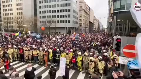 Belgium, Firefighters and care workers joined by the public in protest