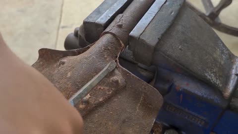 Restoring a WWII Thai Army Shovel Part 2: Restoring is a bit of a pain.