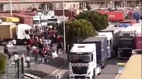 Truckers In Italy Block Roads In Protest To J4b Mandates