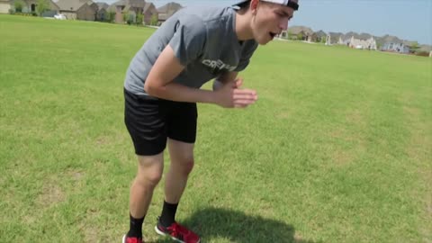 Frisbee Boomerang Trick Shot Battle - Brodie Smith