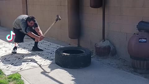 Hammer & Tire Workout Part 4. 40 swings!