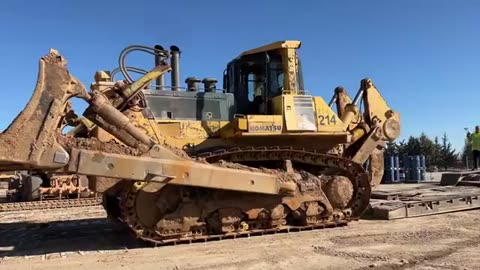 Loading And Transporting On Site The Huge Komatsu D475 Bulldozer - Fasoulas Heavy Transport