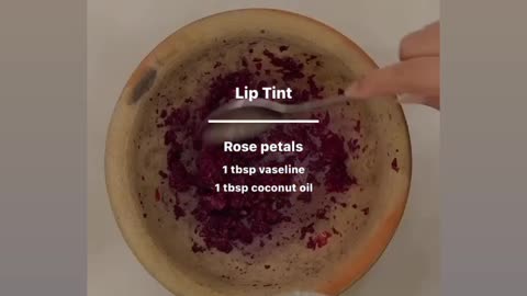 DIY LIP BALM BY ROSE PETALS