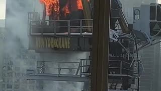 Crane arm catches fire, collapses onto New York City — Footage captured from a very close angle