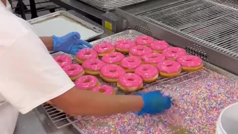 Inside the World's Most Hectic Donut Factory: Carl’s Donuts in Las Vegas