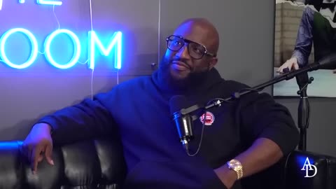 Charleston White Calls Out Scammers, Slept On Airport Floors and Horrible Hotels For Comedy Tour