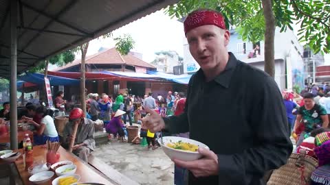 RARE Vietnamese Mountain Food in the Most Colorful Market in the World! - Bac Ha Market-3