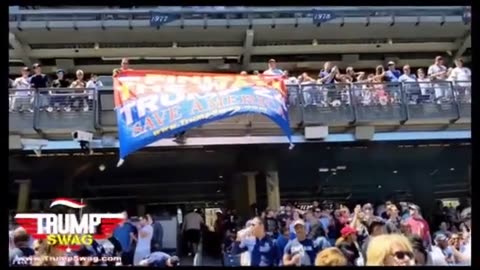 Trump Supporters Epically Troll Entire Yankee Stadium in Deep-Blue NYC