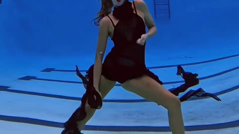 Underwater Dance || Girl Dance Under Water