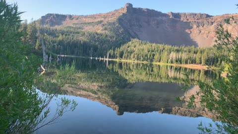 Central Oregon - Little Three Creek Lake - First Glimpse - 4K