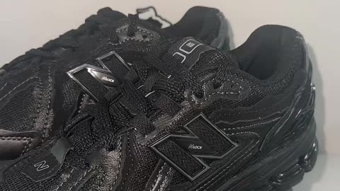 6x New Balance Sneakers