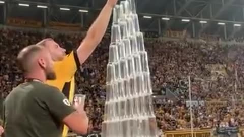 Can you build a pyramid with Cup?