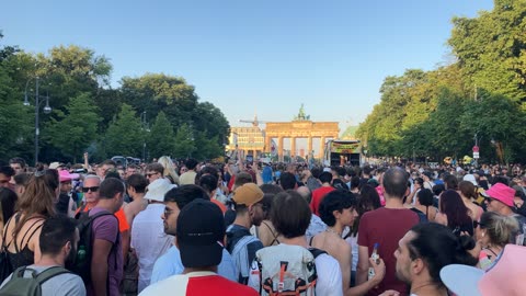 🐰🐰🐰 Rave The Planet 2023 - Music is the Answer❗️Part 7 - Brandenburger Tor #weisserhaseberlin ❤️🧡💛💚💙