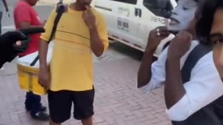 Video: La pelea a gritos de los mimos en el Centro Histórico que es viral