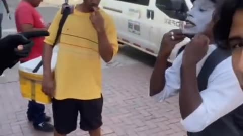 Video: La pelea a gritos de los mimos en el Centro Histórico que es viral