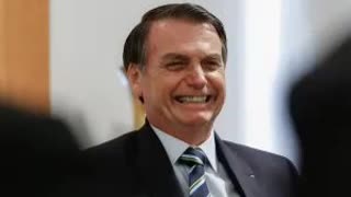 Bolsonaro debocha de desfile da escola de samba Gaviões da Fiel