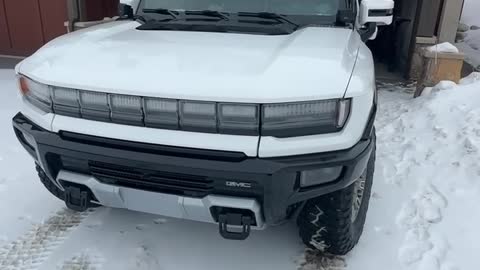 Man finds out it will take 5 days for his Hummer EV to fully charge on slow charging