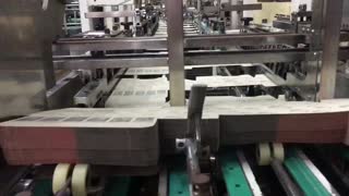 automatic gluing process by machine