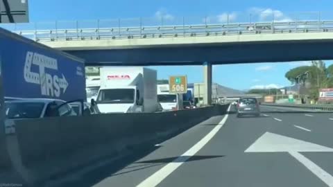 Plenty of Trucks in Italy to block the road