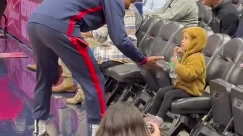 When Jose Alvarado’s daughter sits courtside, she gets all the high-fives