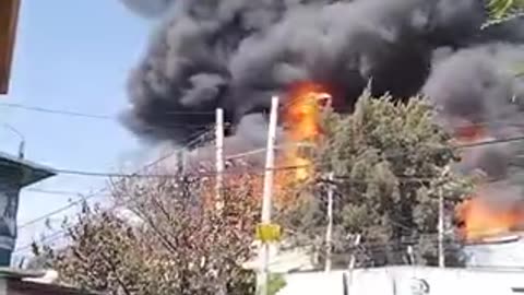 BREAKING !! MASSIVE FIRE REPORTED AT A RECYCLING PLANT IN XALOSTOC, ECATEPEC DE MORELOS, MEXICO !!